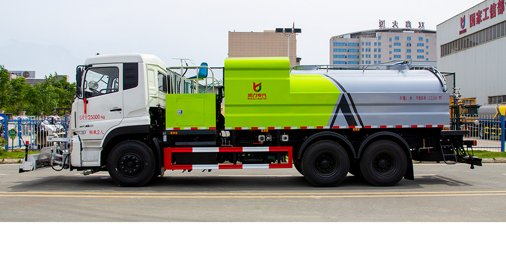 天龙路面养护车