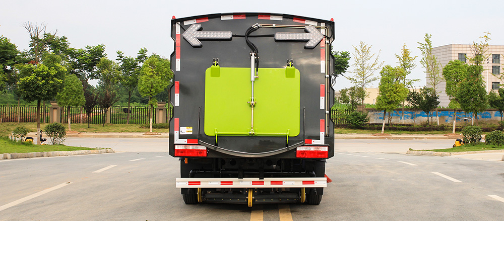 小多利卡扫路车