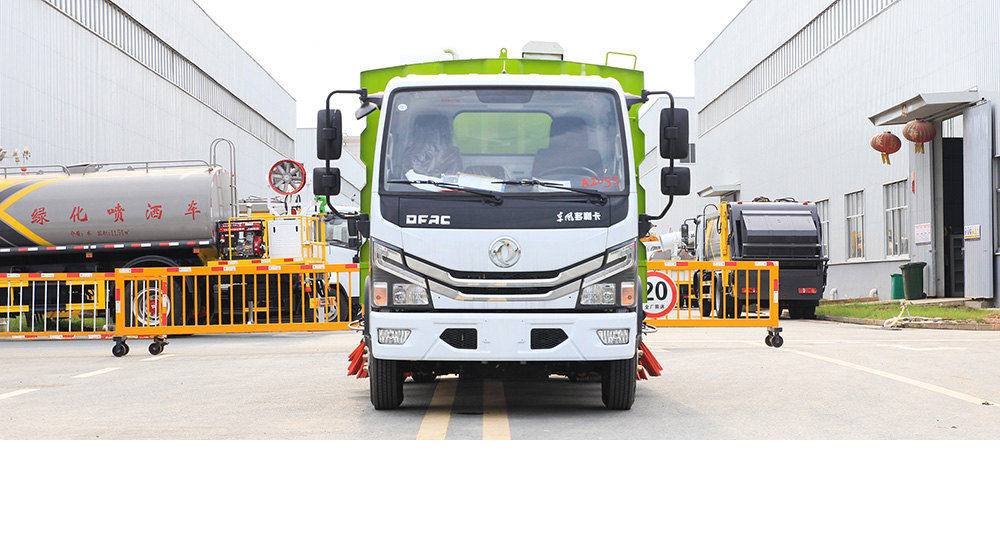 小多利卡扫路车