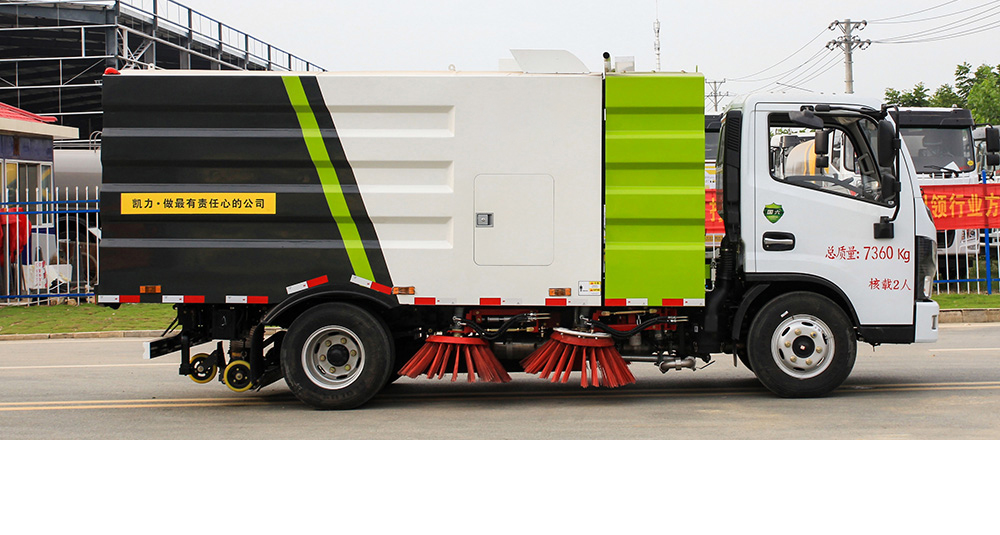 小多利卡扫路车