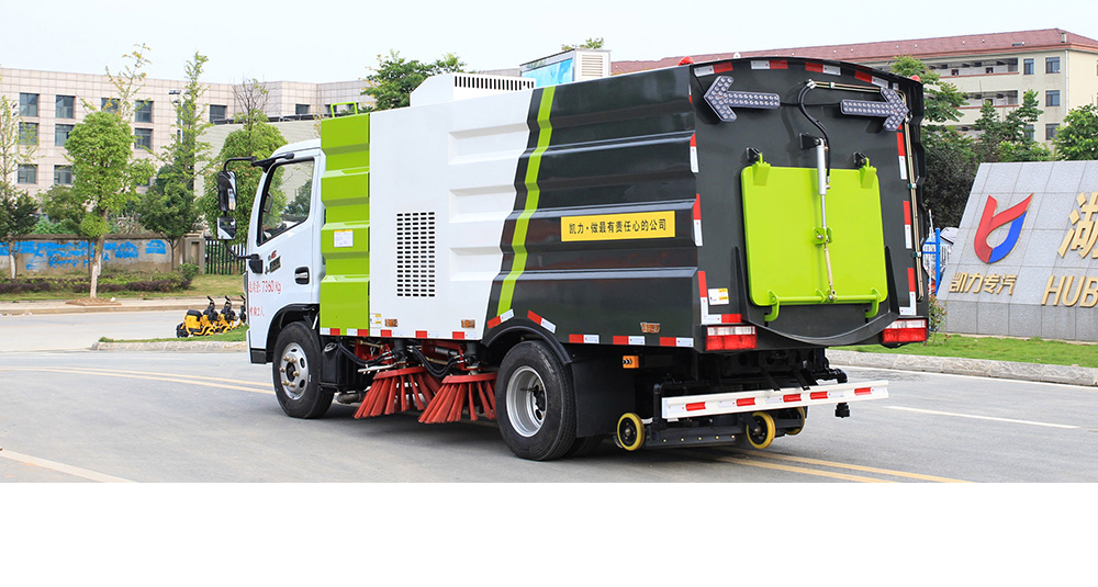 小多利卡扫路车