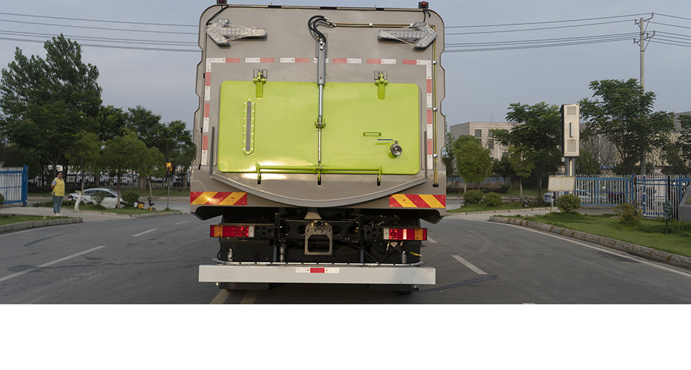 东风天龙洗扫车