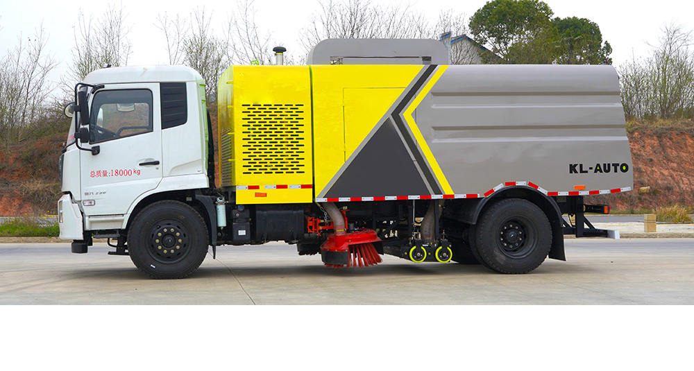 天锦干式扫路车