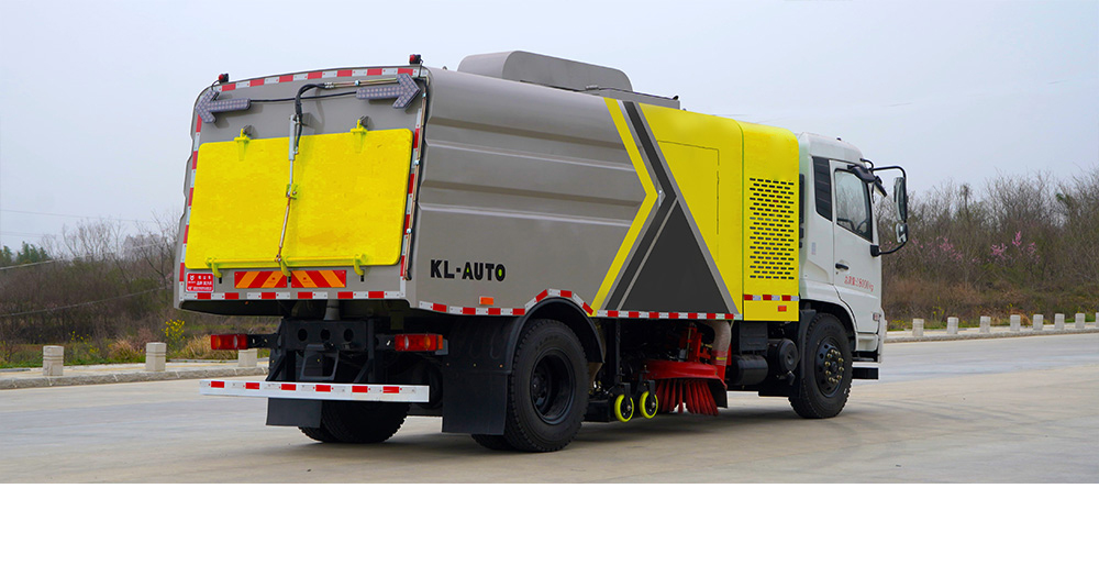 天锦干式扫路车