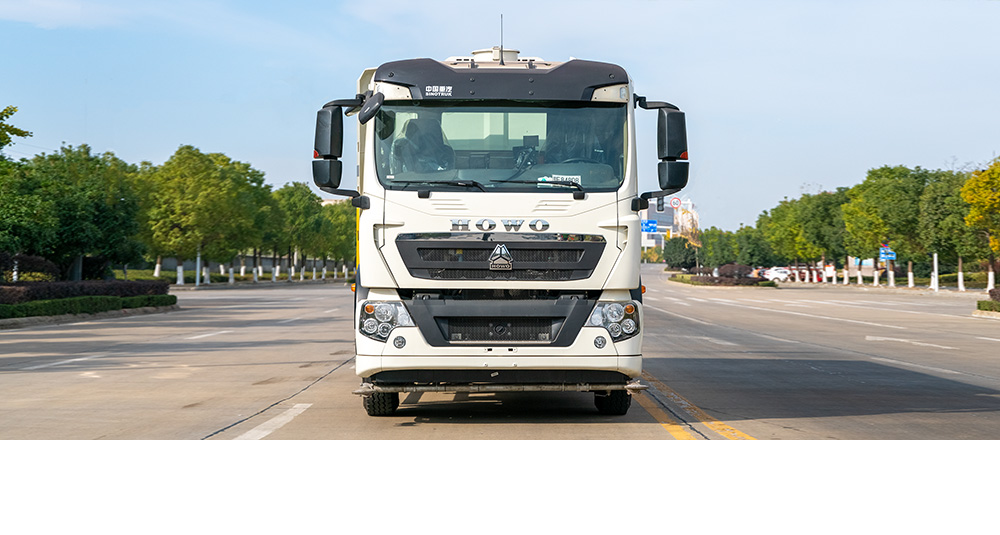 重汽豪沃深度保洁车