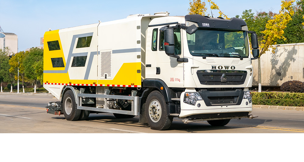 重汽豪沃深度保洁车