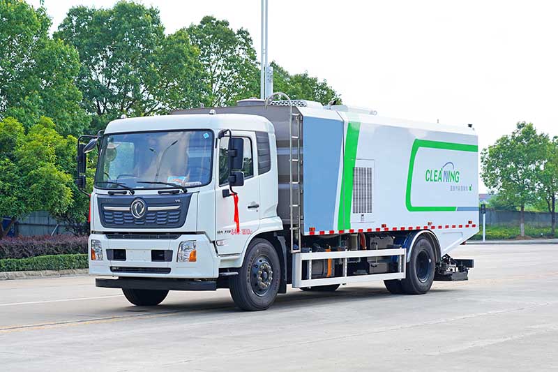 东风天锦深度保洁车