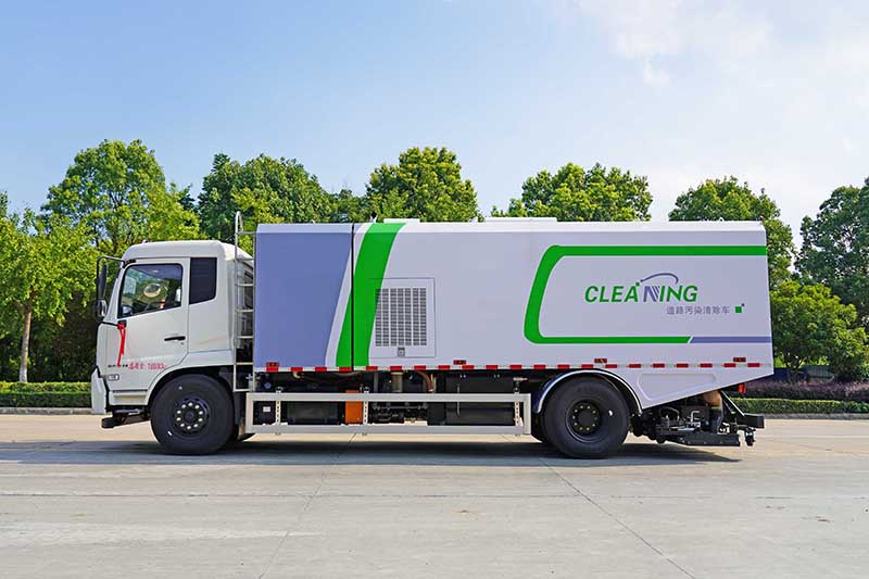 东风天锦深度保洁车