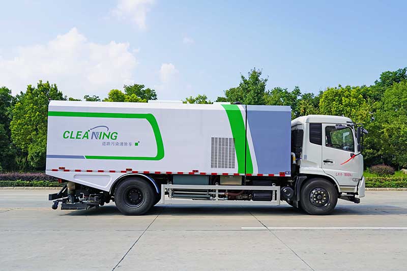 东风天锦深度保洁车