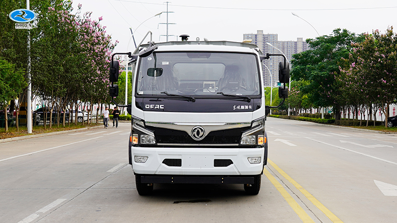 东风福瑞卡干湿两用清扫车