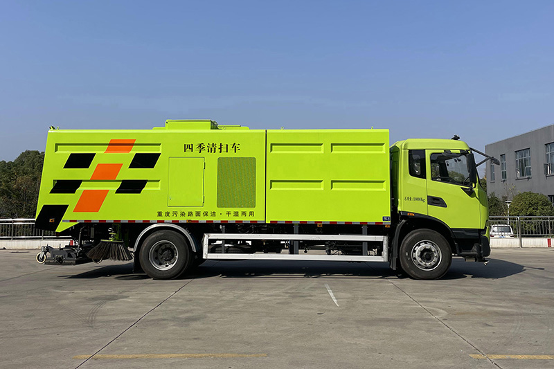 东风天锦纯电动干湿两用清扫车