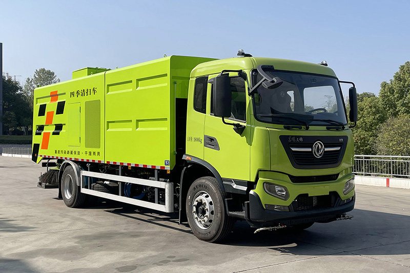 东风天锦纯电动干湿两用清扫车