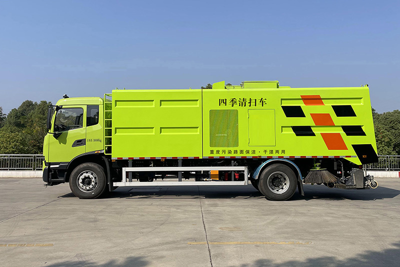 东风天锦纯电动干湿两用清扫车