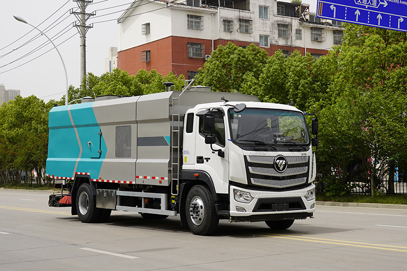 福田欧航干湿两用清扫车